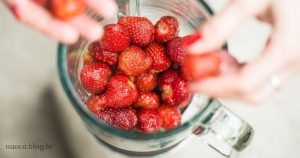 Como fazer mousse de morango com gelatina