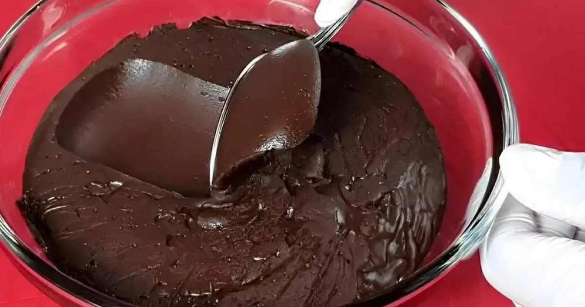 Mousse de chocolate 2 em 1 para rechear bolos ou servir na sobremesa