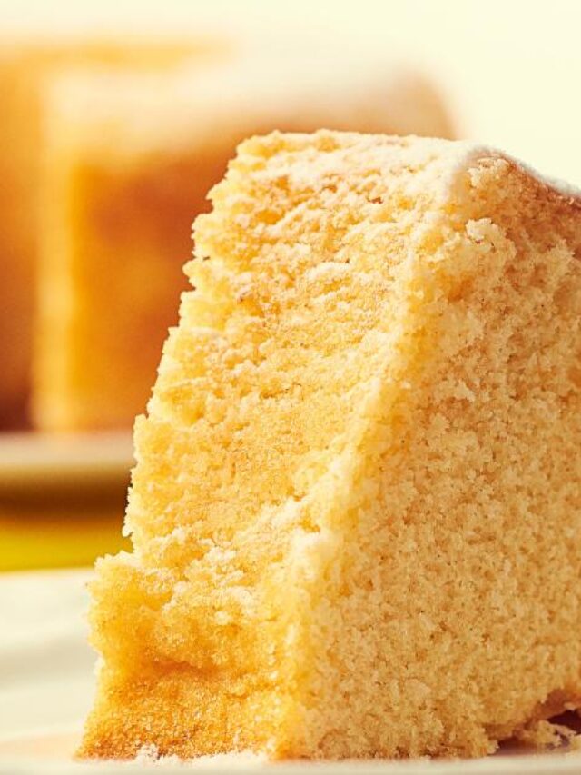 Este é o famoso Bolo Engorda Marido, uma receita cremosa e deliciosa que encanta pela...