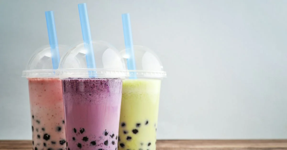 Bubble Tea é uma bebida deliciosa e divertida, feita com chá, leite e bolinhas de...