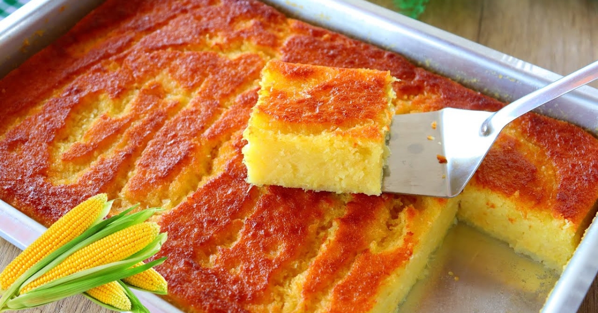 O verdadeiro bolo de milho puro da roça é uma receita tradicional que remete às...