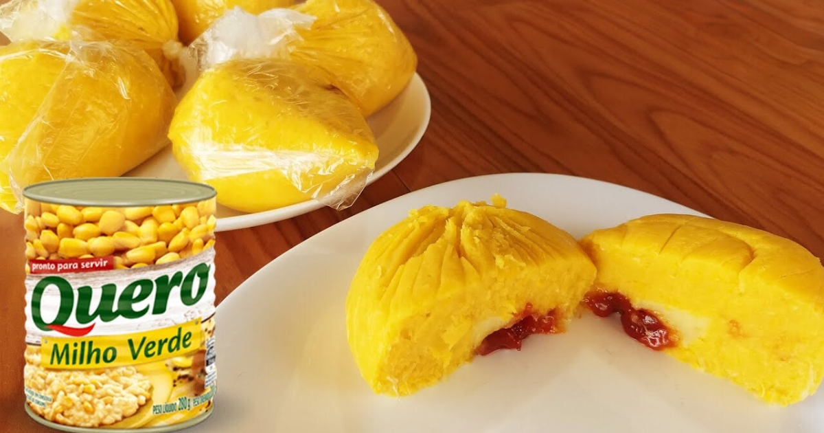 A pamonha de saquinho recheada é uma delícia tradicional da culinária brasileira, feita à base...