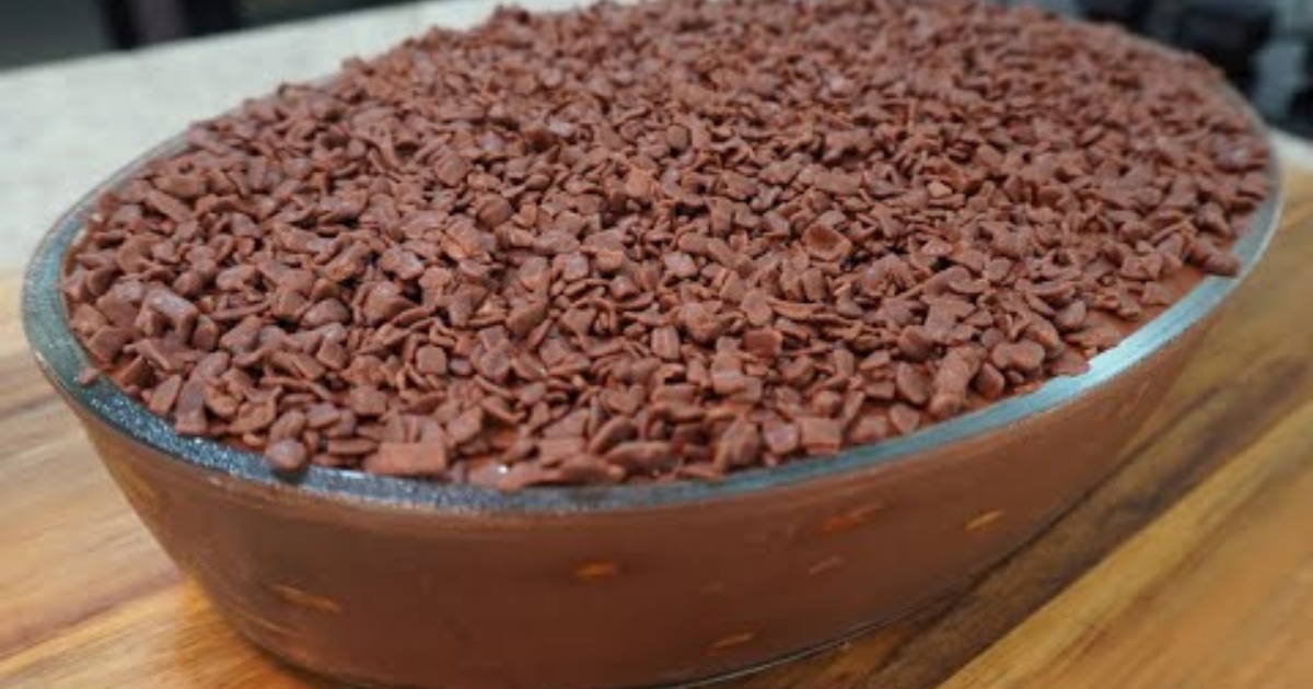 Pavê Simples de Chocolate e Biscoito Maizena