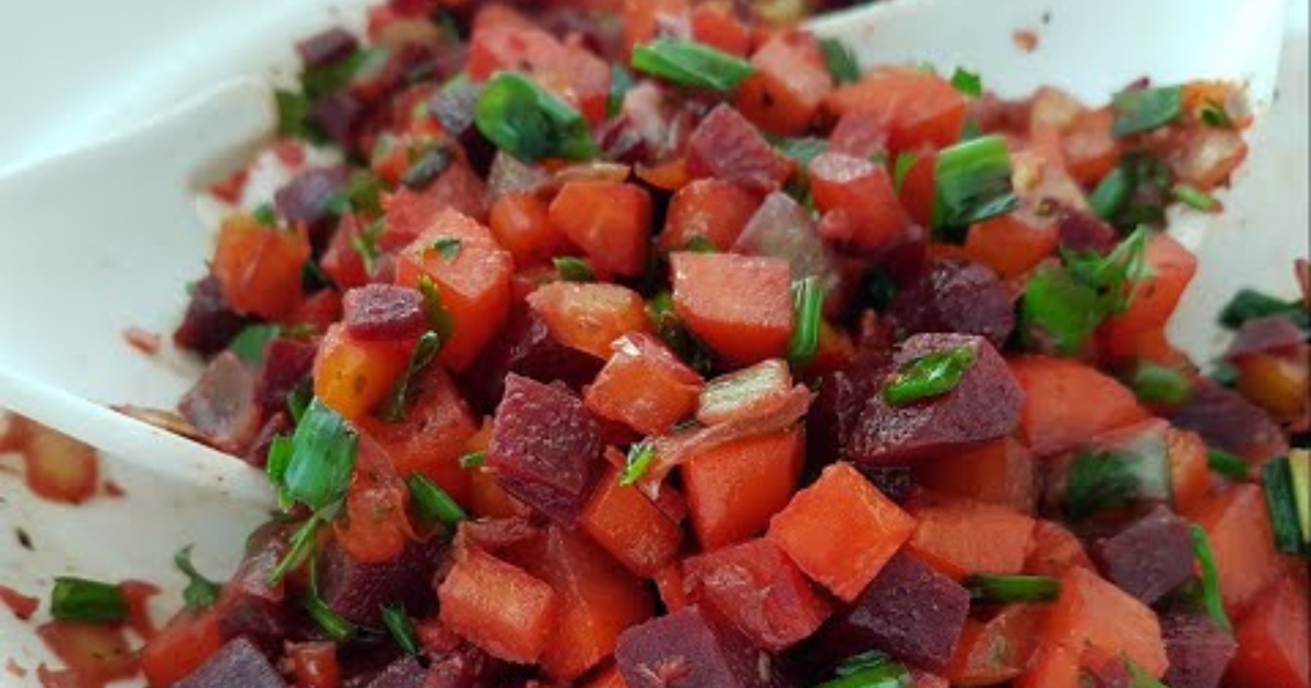 Receita de Salada Vermelha Nutritiva com Beterraba e Cenoura