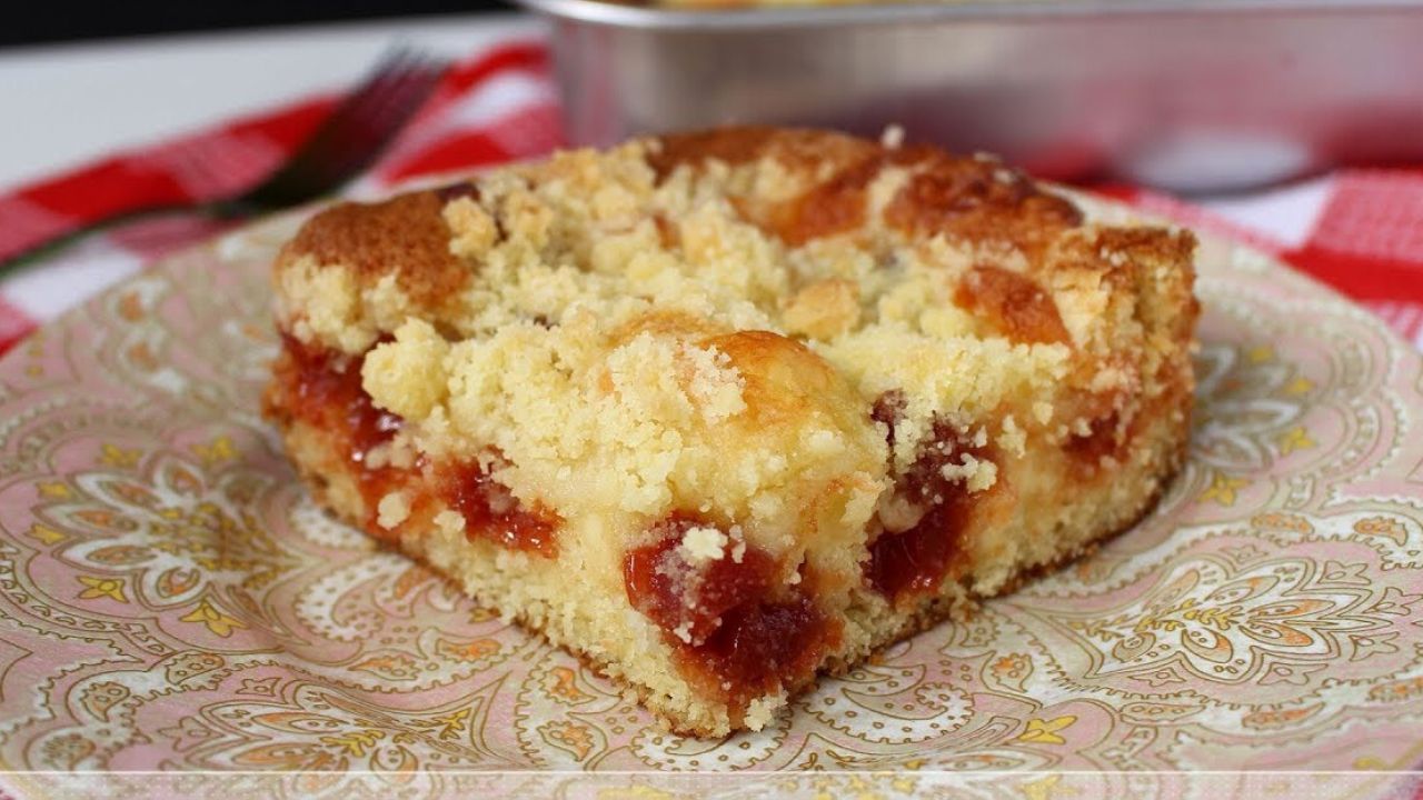 A cuca Romeu e Julieta é uma deliciosa sobremesa que combina a doçura da goiabada...