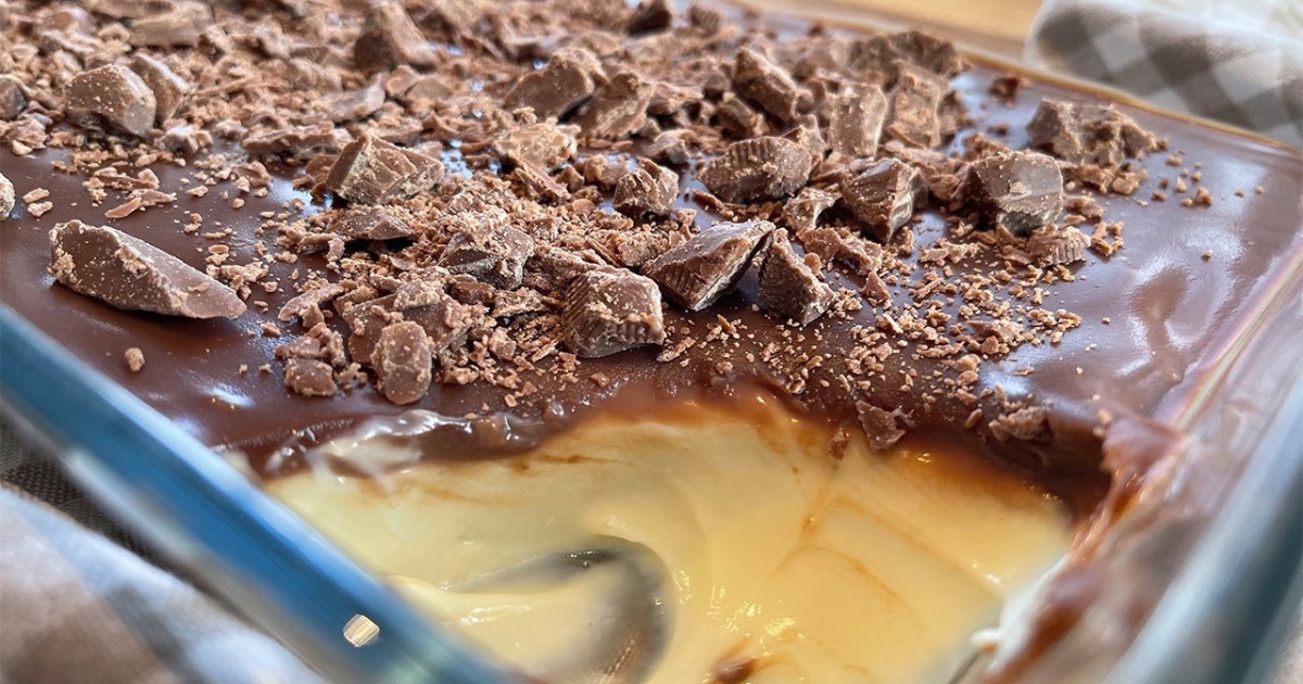 Creme Gelado com Chocolate Especial na Travessa para os Apaixonados