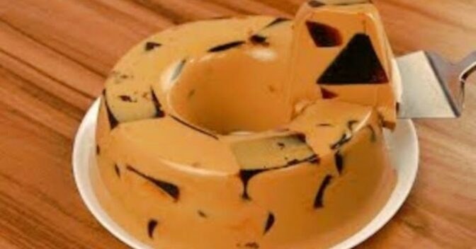 Sobremesas: Gelatina Cremosa Com Mosaico de Café Que Fica Delicioso