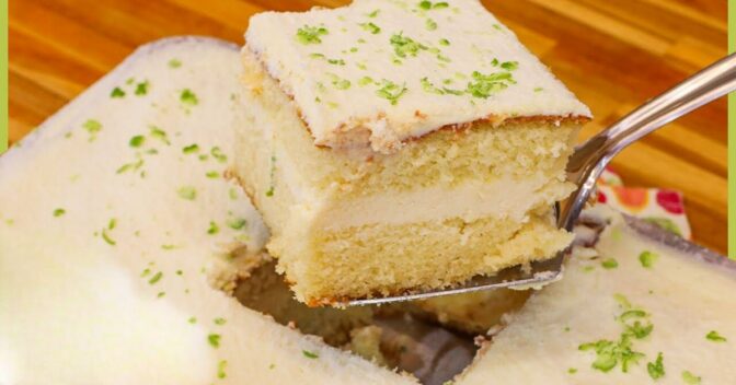 Bolos: Bolo de Limão Molhadinho e Recheado Super Cremoso e Delicioso