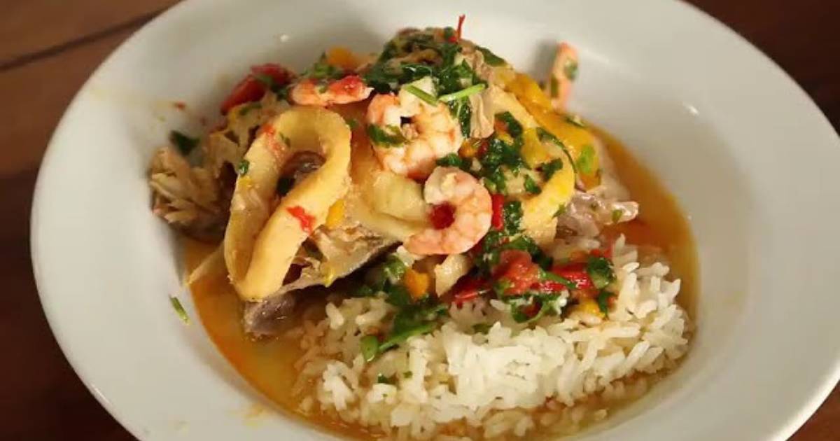 Moqueca de Peixe Camarão e Lula