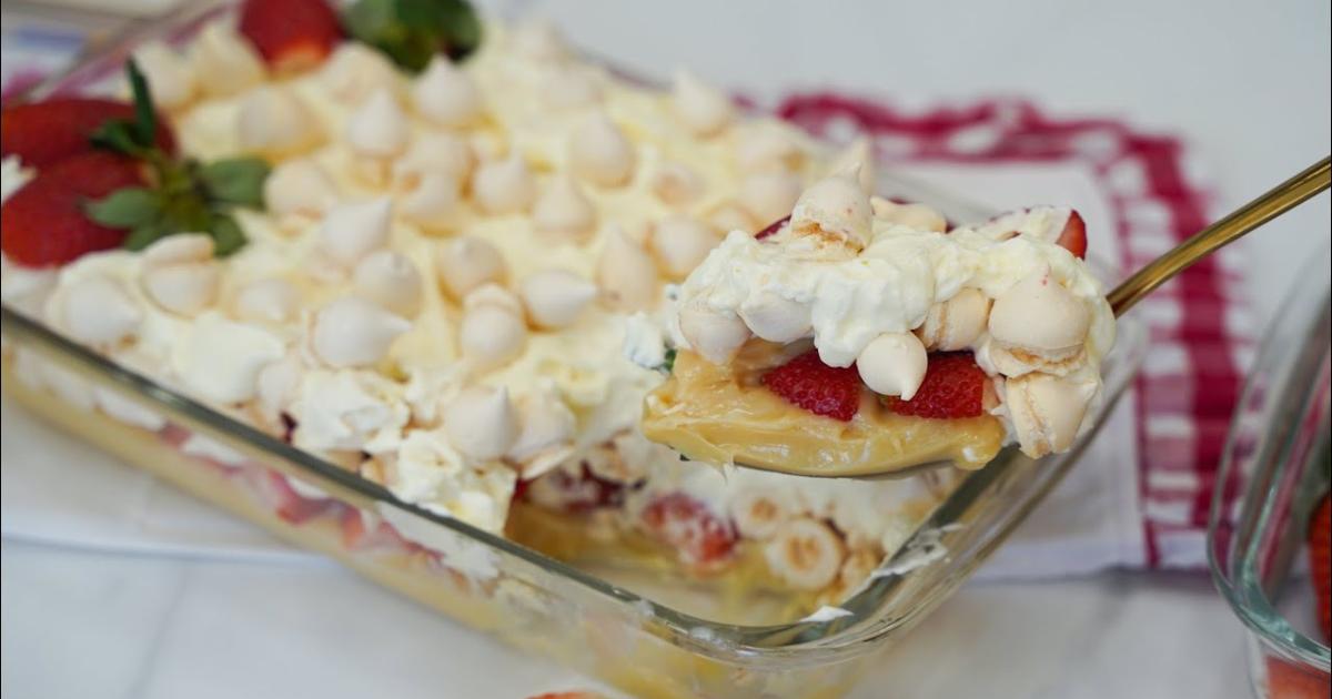 Sobremesa de Nata Com Morango Que Derrete na Boca Perfeito Para Você Fazer No Dia...