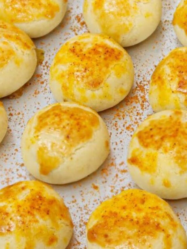 O biscoitinho de cebola que derrete na boca é perfeito para quem busca um lanche...