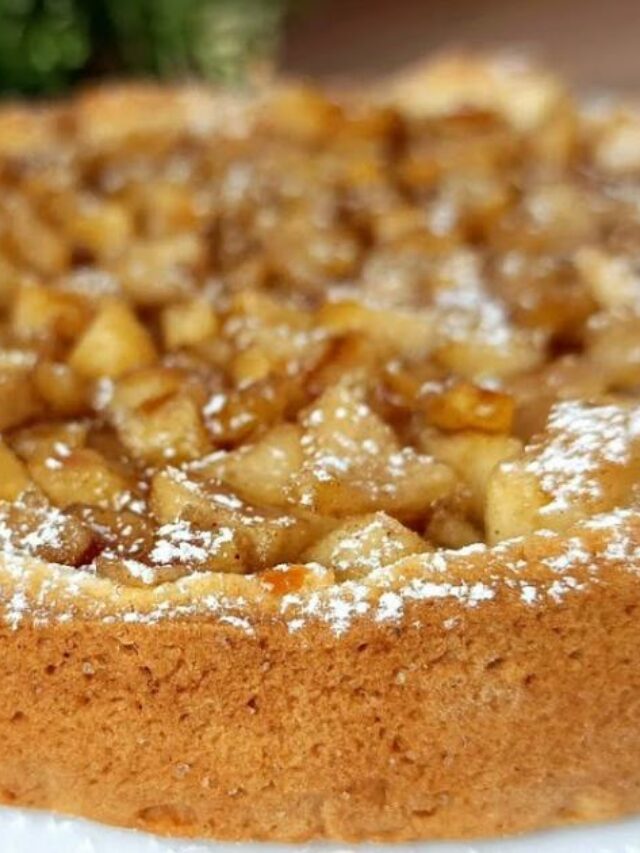 A torta de pêssego é uma sobremesa deliciosa que traz um toque especial às celebrações,...