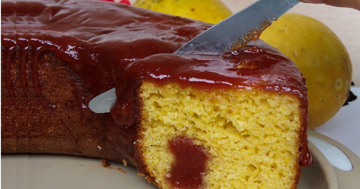 Bolo de Fubá com Goiabada de Liquidificador