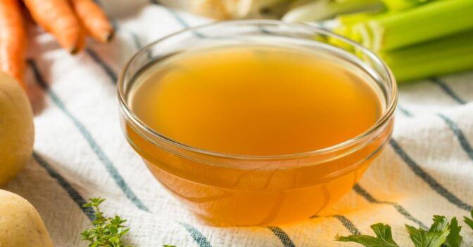 Caldos: Aprenda a Fazer um Caldo de Legumes Caseiro (Brodo) Perfeito para Risotos!
