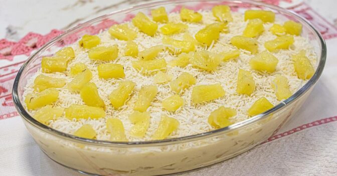 Sobremesas: Sobremesa Gelado de Abacaxi Cremosa e Refrescante
