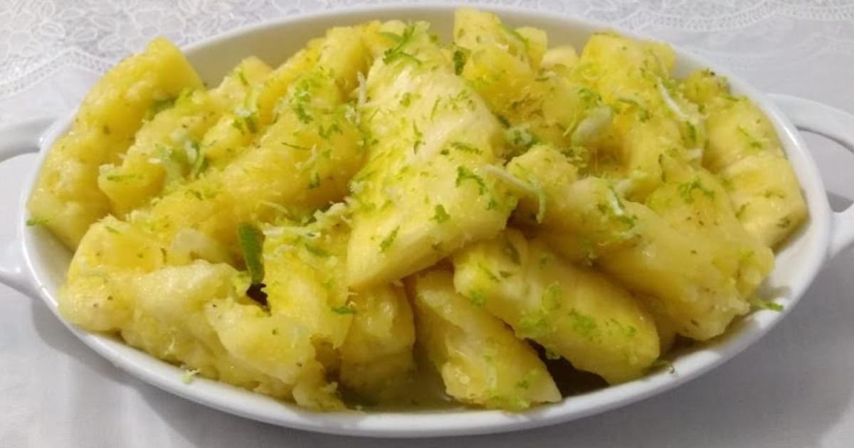Prepare um petisco refrescante e saboroso com abacaxi, limão e sal. Uma receita simples e...