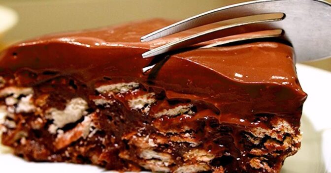 Sobremesas: A Torta de Chocolate Mais Fácil e Deliciosa Para o Natal