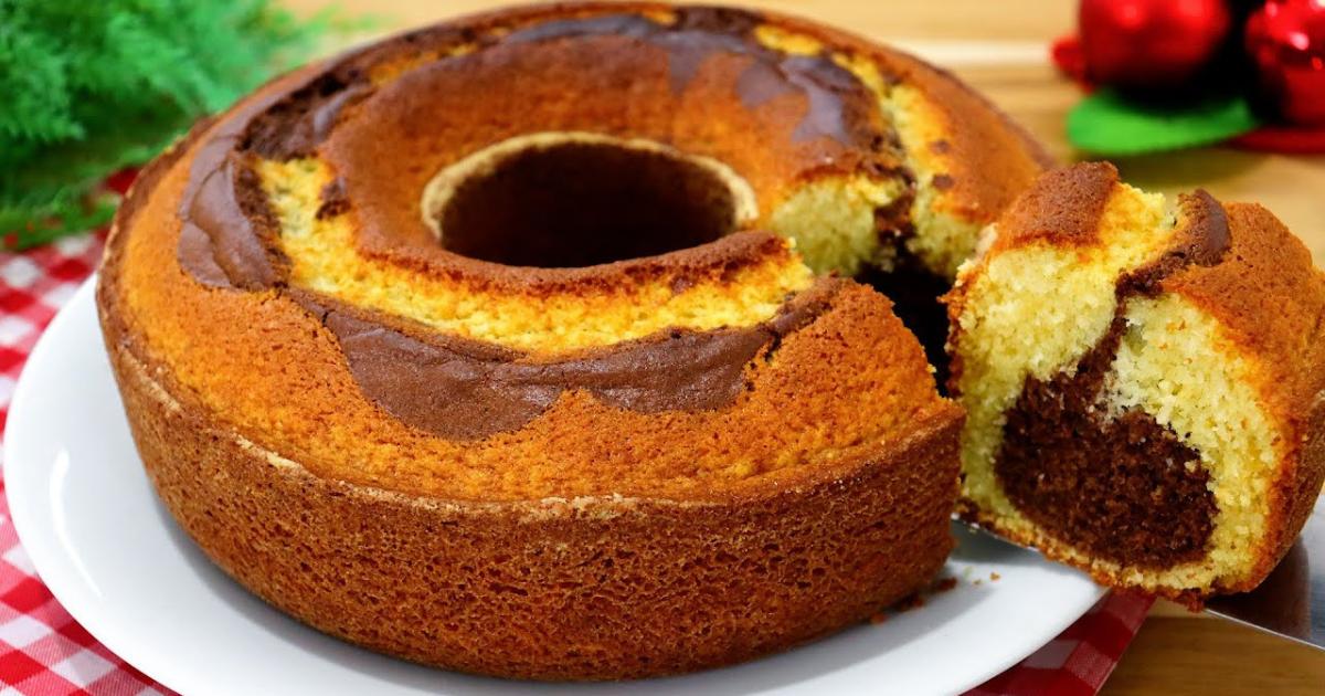 Bolo mesclado fofinho, fácil de fazer, com massa aerada e sabor irresistível para qualquer ocasião....