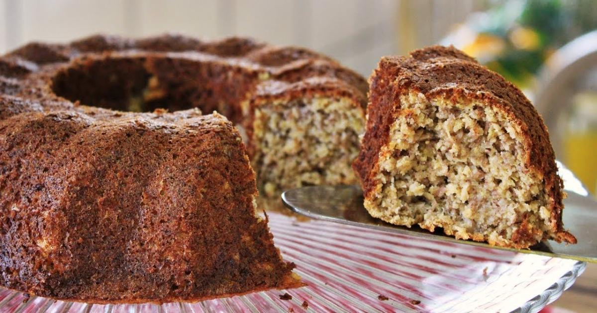 Bolo de aveia com banana, sem farinha, sem açúcar, fácil, saudável e delicioso para a...