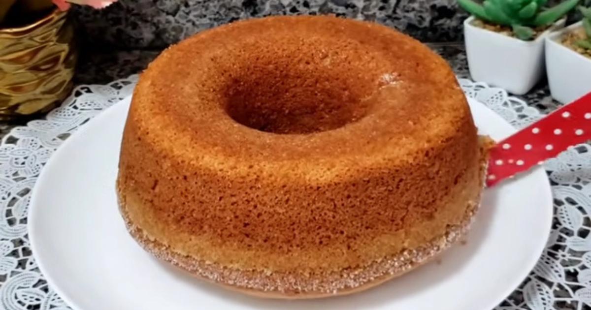 Bolo de banana fácil no liquidificador, sem leite e fofinho. Receita prática e deliciosa!...