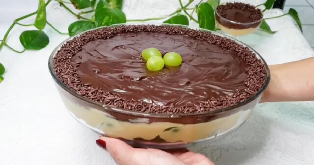 Bombom de Uva na Travessa Sobremesa Gelada Cremosa Para o Natal
