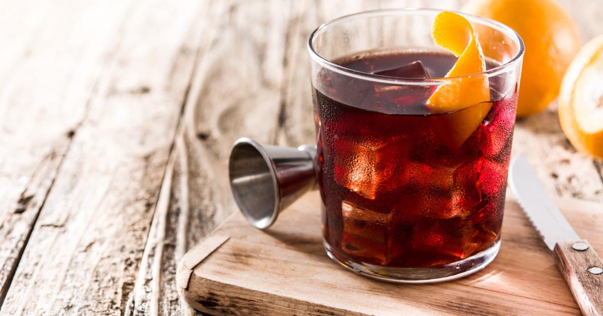 Descubra o segredo do Boulevardier: um clássico irresistível para amantes de whiskey....