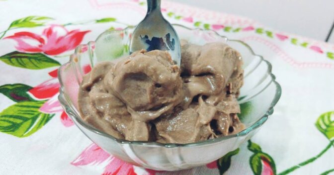 Doces: Brigadeiro de Iogurte Gelado