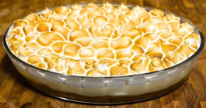 Sobremesas: Caramelo de Abacaxi com Creme de Coco na Travessa