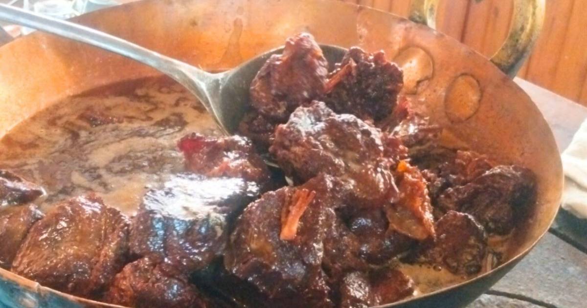 Aprenda como preparar a tradicional carne de lata, uma receita nostálgica e saborosa, preservando o...