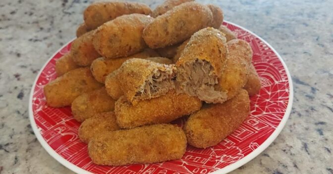 Lanche: Croquete de Carne Desfiada