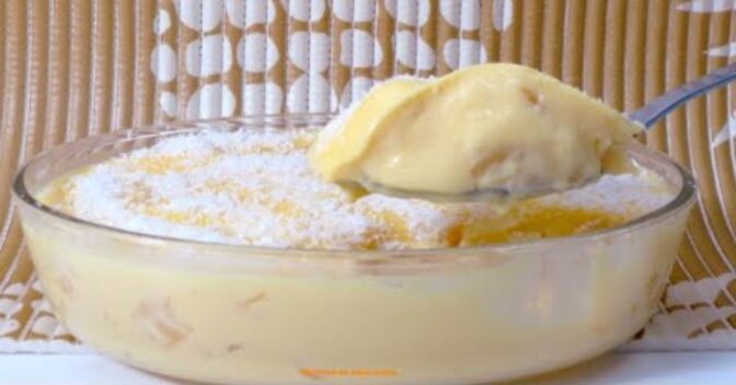 Sobremesas: Gelado de Abacaxi com Gelatina e Creme de Leite