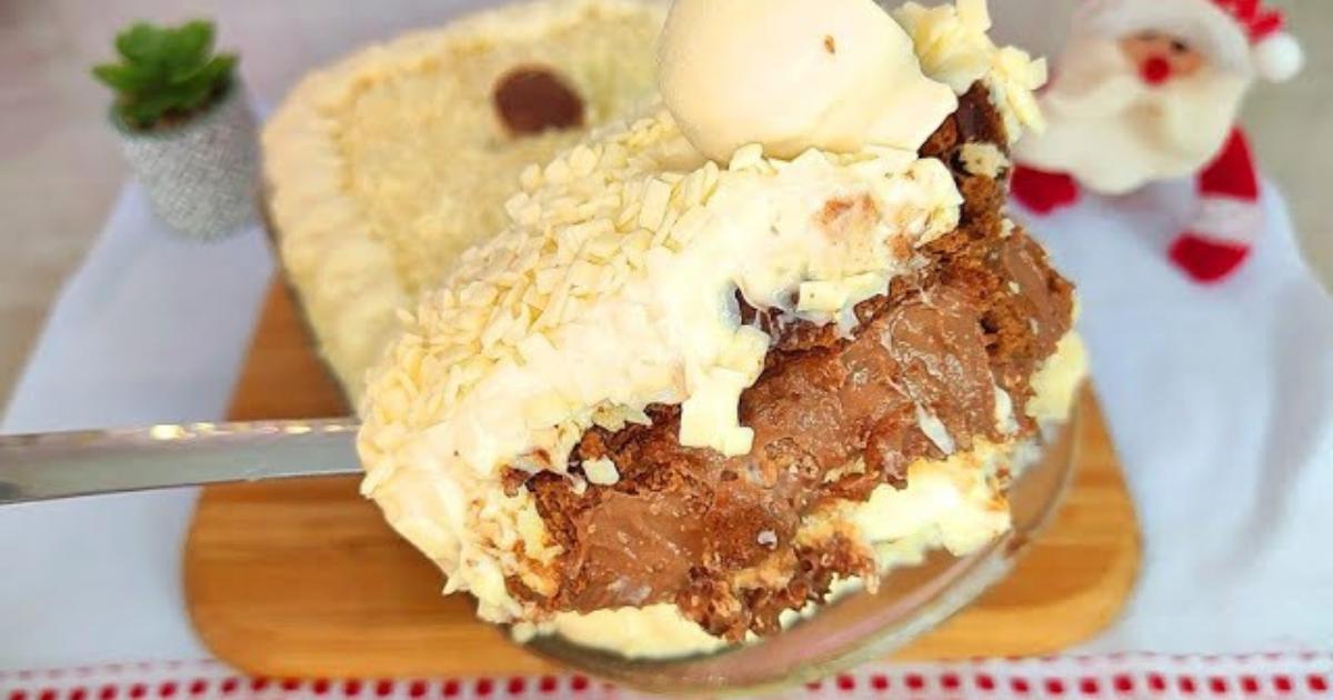 Pavê cremoso de Ouro Branco com biscoitos, dois cremes deliciosos e bombons picados....