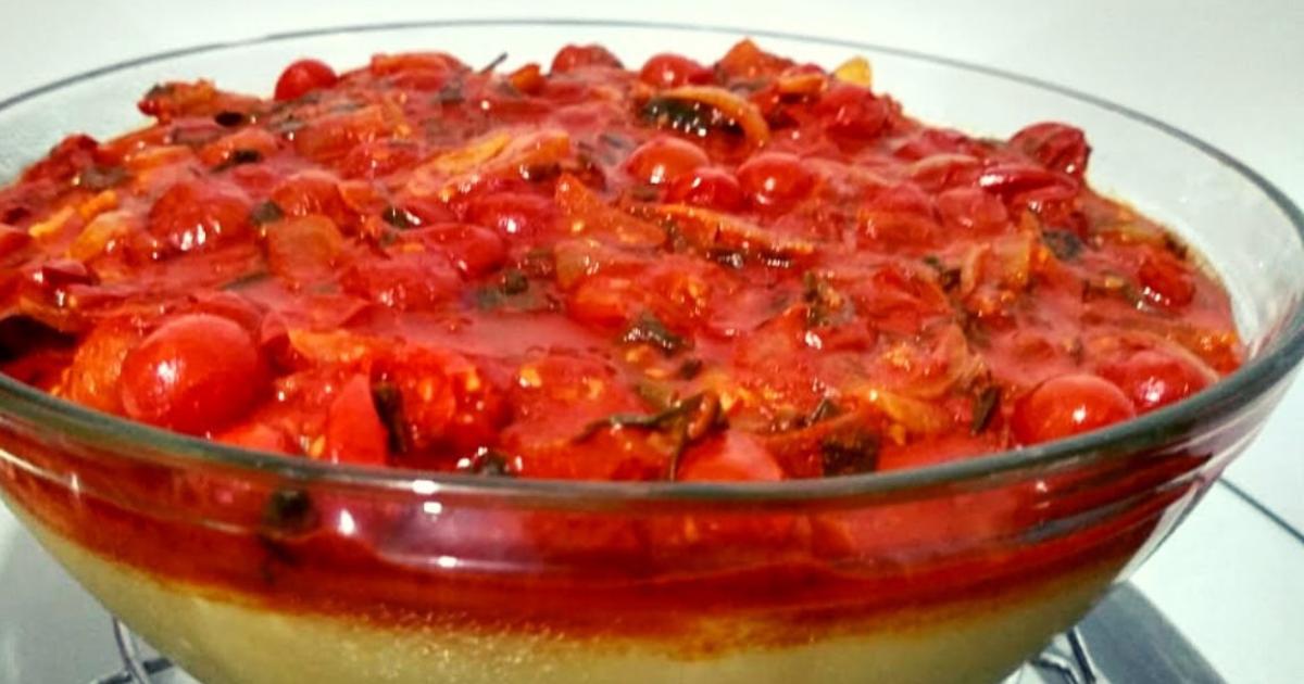 O Segredo para a Polenta com Molho de Tomate Perfeita: Simples e Saborosa!