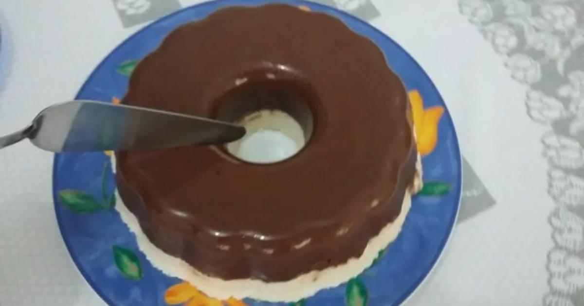 Receita fácil de Pudim de Prestígio sem forno e sem ovos. Sobremesa prática e deliciosa!...