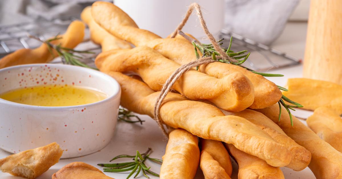 Aprenda a fazer peta caseira crocante com poucos ingredientes e muito sabor....