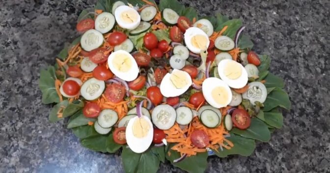 Saladas: Salada Linda e Saudável que Vai Surpreender seus Convidados!