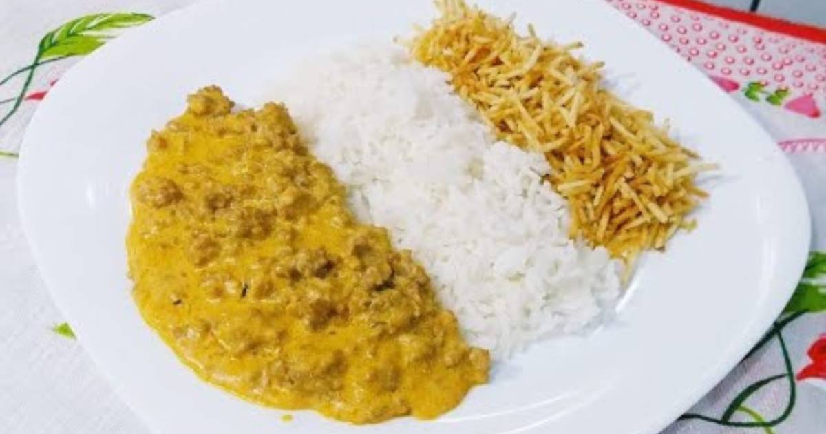 Aprenda a fazer um delicioso Strogonoff de Carne Moída, uma receita fácil, rápida e cheia...