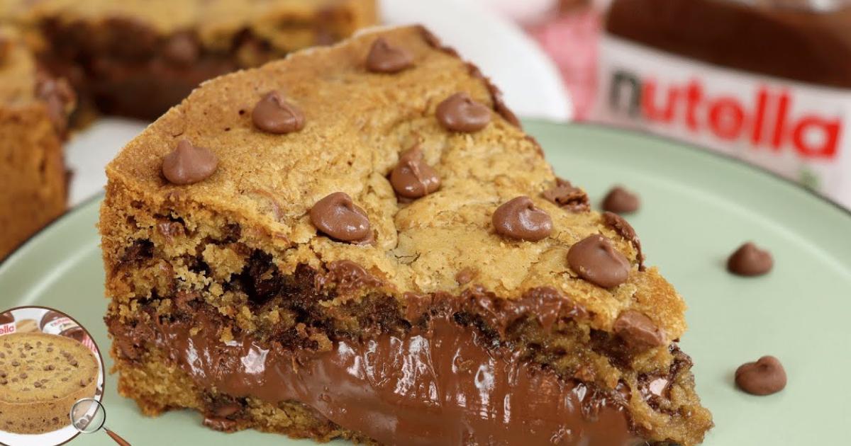 Torta cookie crocante com recheio cremoso de Nutella, fácil de fazer e perfeita para vender!...