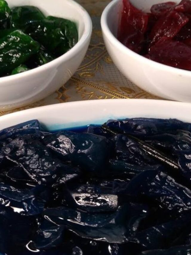 Receita simples de doce de mamão em três cores: vermelho, verde e azul. Fácil e...