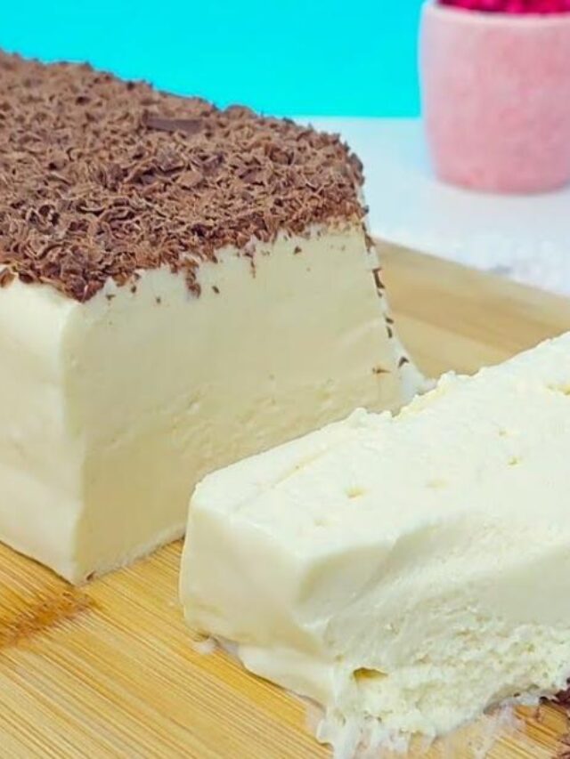 Mousse de limão cremoso sem gelatina, feito com leite Ninho e decorado com chocolate...