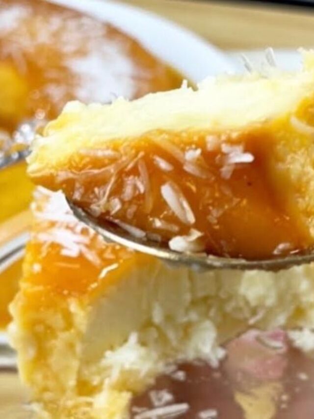 Pudim de coco cremoso com calda caramelizada, perfeito para encantar no Natal. Fácil e delicioso!...