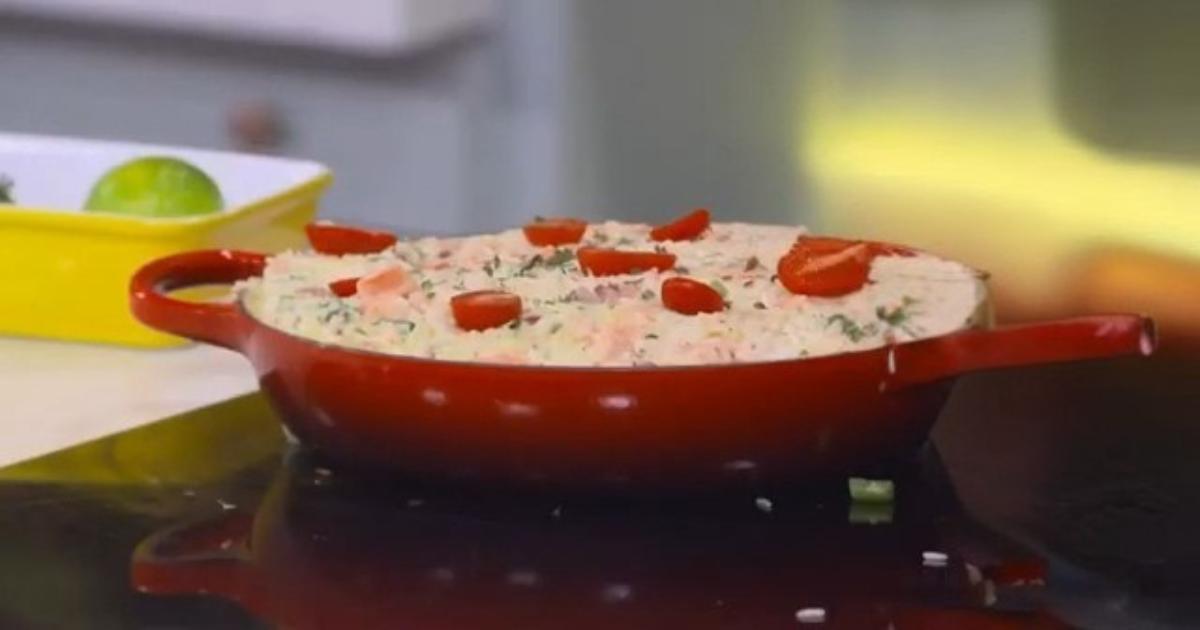 Receita fácil de Arroz Thai com Salmão, perfeito para um jantar especial com sabor asiático....