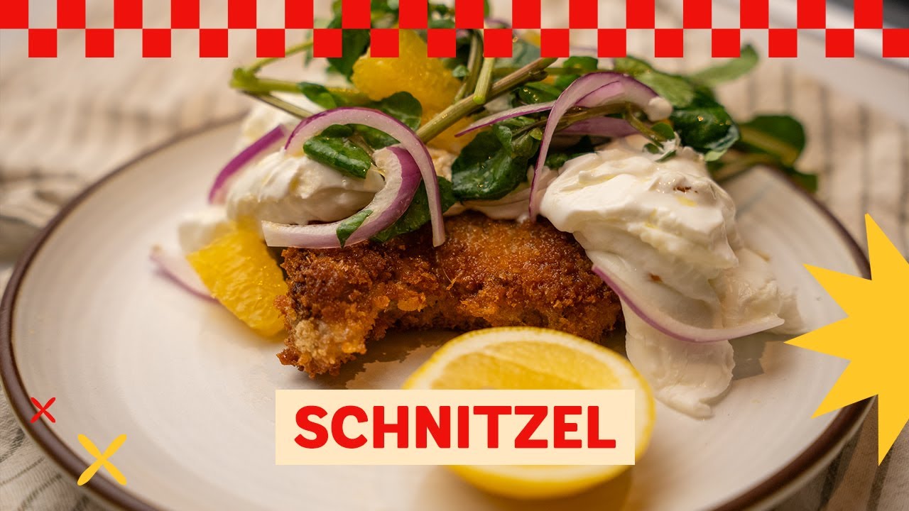 Aprenda a fazer uma deliciosa bisteca à milanesa com salada especial. Receita fácil e saborosa...