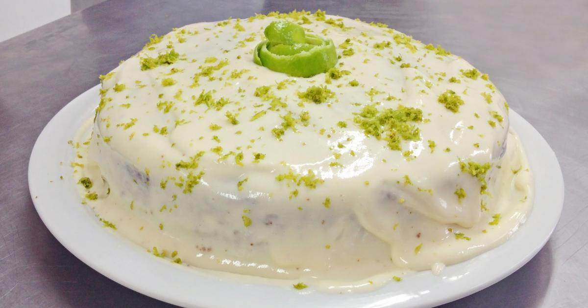 Essa Receita de Bolo de Limão Fica Pronta em 5 Minutos!