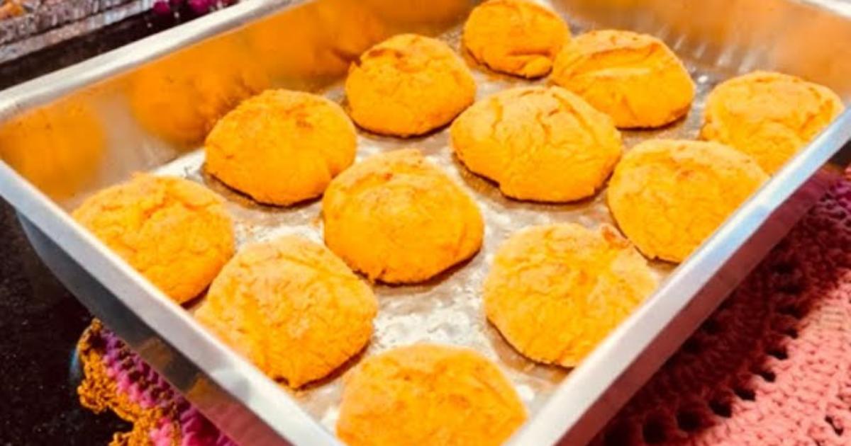 Broa de fubá crocante e macia, fácil de fazer e perfeita com café....