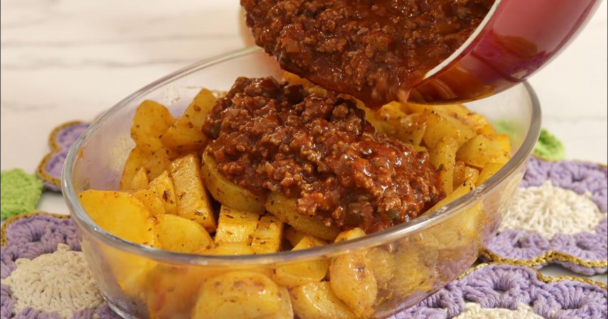Receita fácil de carne moída com batatas ao forno, prática e ideal para qualquer refeição....