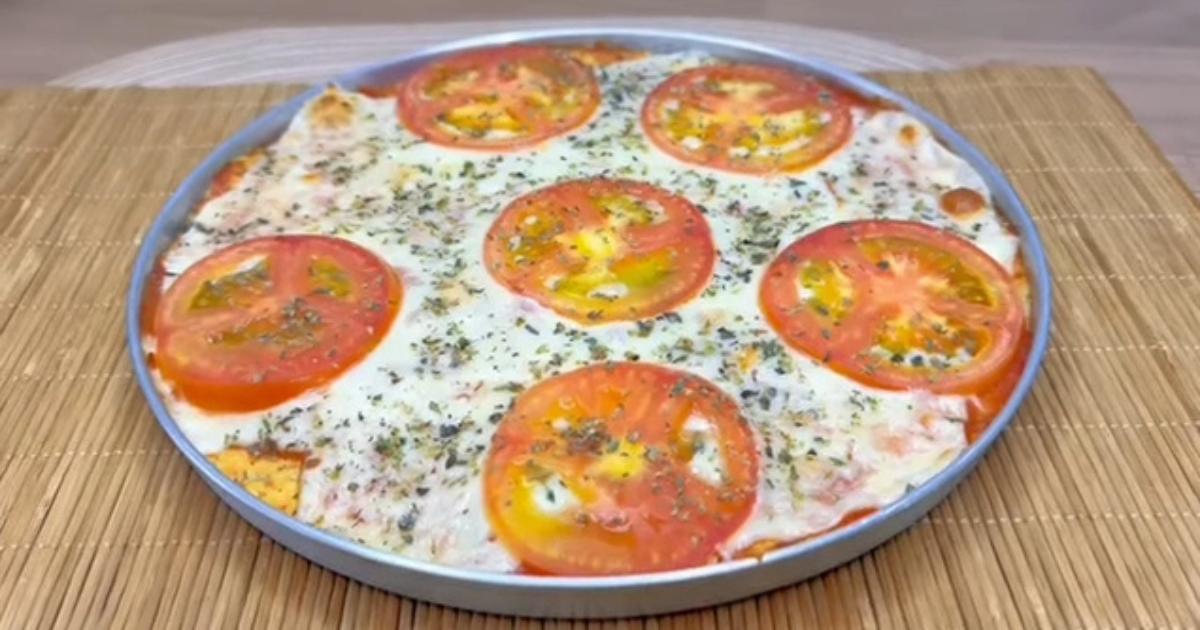Pizza de couve-flor low carb fácil, sem trigo, zero carboidratos, pronta em minutos....