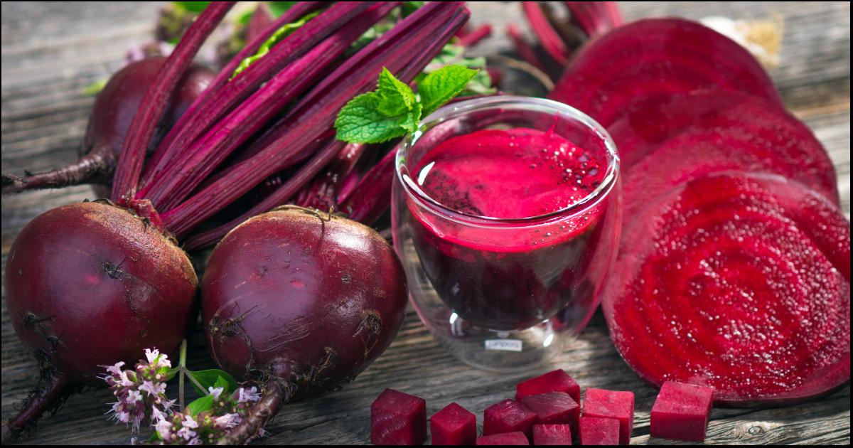 Descubra como o suco de beterraba pode melhorar sua saúde, treinos e até ajudar no...