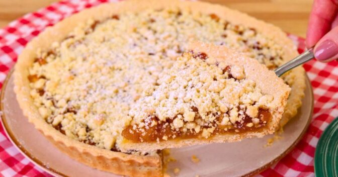 Especiais: Torta de Maçã Simples e Rápida para Servir Quente com Sorvete