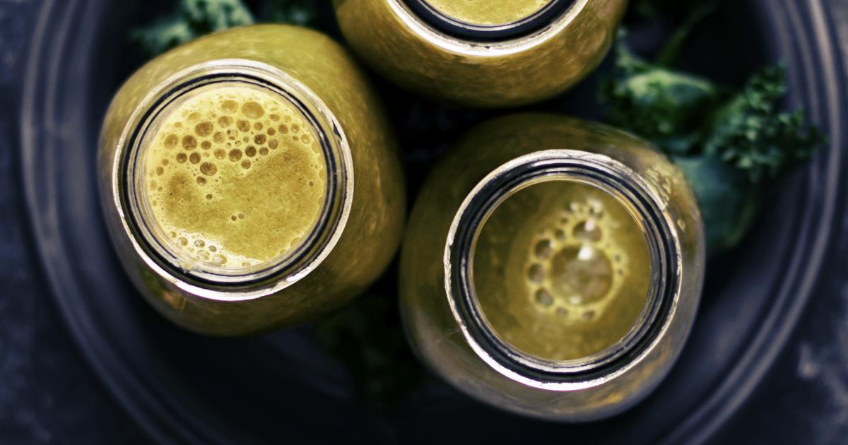 Aprenda a fazer um delicioso suco de cenoura com laranja e couve. Descubra seus benefícios...